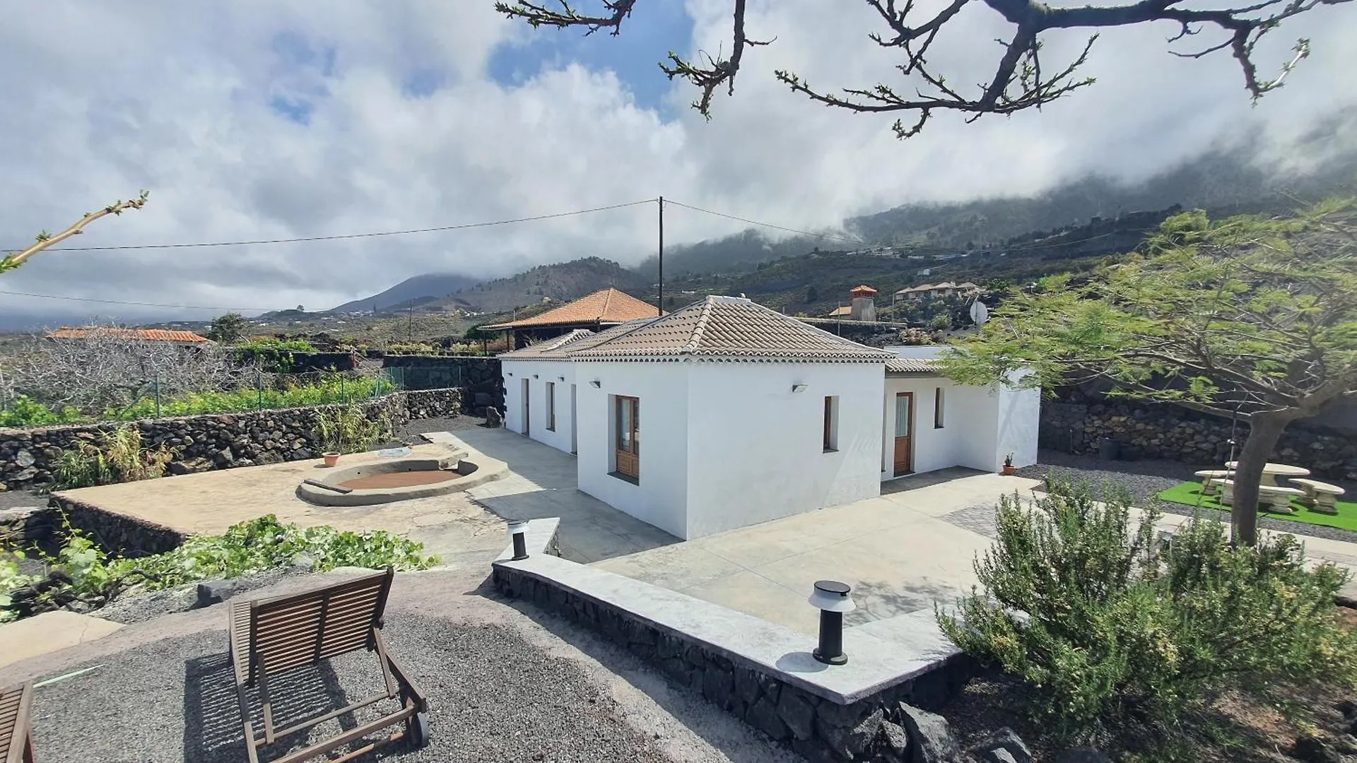 Semesterbostad La Dichosa Villa Jedey